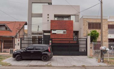 VENTA CASA 5 AMB RAMOS MEJIA LOTE PROPIO PISCINA