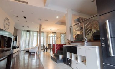 VENTA CASA 5 AMB RAMOS MEJIA LOTE PROPIO PISCINA