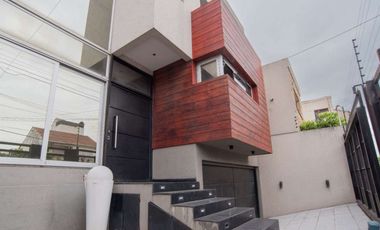 VENTA CASA 5 AMB RAMOS MEJIA LOTE PROPIO PISCINA