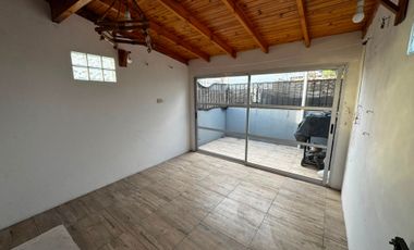 ALQUILER PH 3 AMBIENTES GALERIA, PATIO SAN JUSTO