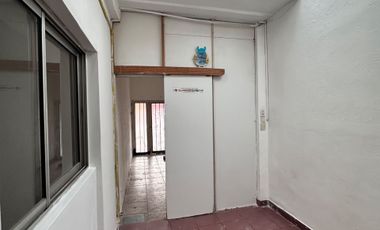ALQUILER CASA 4 AMBIENTES CON COCHERA CASTELAR