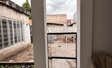 ALQUILER CASA 4 AMBIENTES CON COCHERA CASTELAR