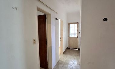 ALQUILER CASA 4 AMBIENTES CON COCHERA CASTELAR