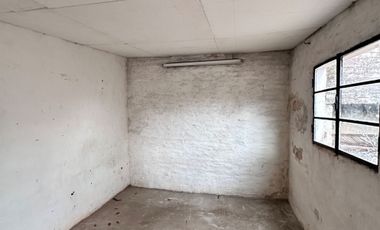 ALQUILER CASA 4 AMBIENTES CON COCHERA CASTELAR