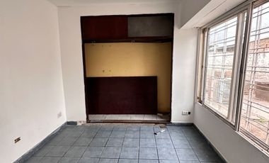 ALQUILER CASA 4 AMBIENTES CON COCHERA CASTELAR
