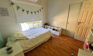 CASA 4 AMBIENTES B. CERRADO HURLINGHAM APTO CRED.