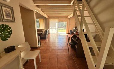 CASA 4 AMBIENTES B. CERRADO HURLINGHAM APTO CRED.