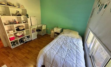 CASA 4 AMBIENTES B. CERRADO HURLINGHAM APTO CRED.