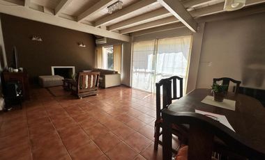 CASA 4 AMBIENTES B. CERRADO HURLINGHAM APTO CRED.