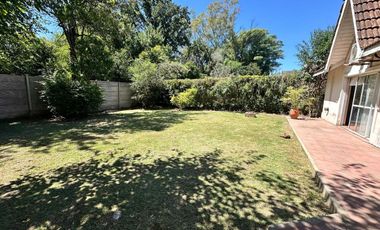 CASA 4 AMBIENTES B. CERRADO HURLINGHAM APTO CRED.