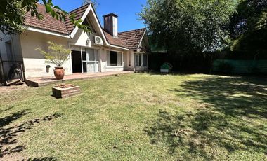CASA 4 AMBIENTES B. CERRADO HURLINGHAM APTO CRED.
