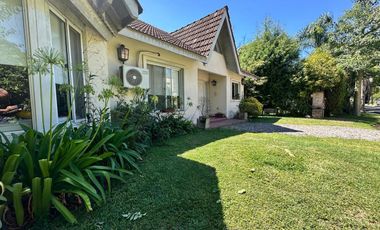 CASA 4 AMBIENTES B. CERRADO HURLINGHAM APTO CRED.