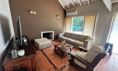 CASA 4 AMBIENTES B. CERRADO HURLINGHAM APTO CRED.