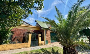 VENTA CASA 4 AMBIENTES HURLINGHAM ACEPTA  PERMUTA