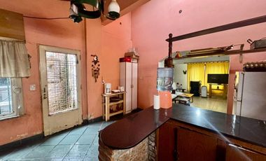 VENTA CASA 4 AMBIENTES HURLINGHAM ACEPTA  PERMUTA
