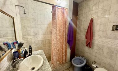 VENTA CASA 4 AMBIENTES HURLINGHAM ACEPTA  PERMUTA