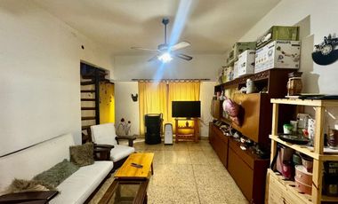 VENTA CASA 4 AMBIENTES HURLINGHAM ACEPTA  PERMUTA