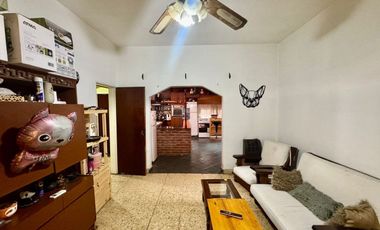 VENTA CASA 4 AMBIENTES HURLINGHAM ACEPTA  PERMUTA
