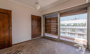 PISO - VENTA - 7 AMBIENTES - 5 DORMITORIOS - 3 COCHERAS - TERRAZA - DEPENDENCIA - BELGRANO