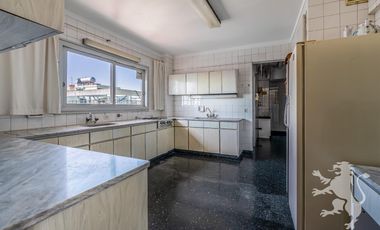 PISO - VENTA - 7 AMBIENTES - 5 DORMITORIOS - 3 COCHERAS - TERRAZA - DEPENDENCIA - BELGRANO