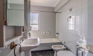 PISO - VENTA - 7 AMBIENTES - 5 DORMITORIOS - 3 COCHERAS - TERRAZA - DEPENDENCIA - BELGRANO