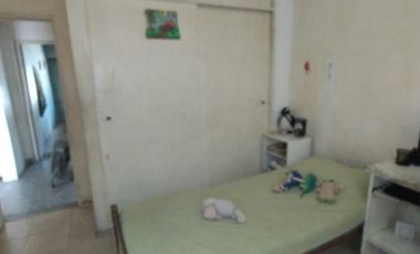 CASA 4 AMBIENTES EN MORON A REFACCIONAR