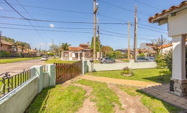 CASA CON AMPLIO LOTE VENTA, BURZACO. APTO CREDITO