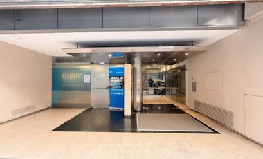Oficina en alquiler en Microcentro piso alto.