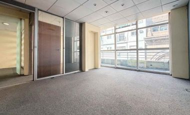 Oficina en alquiler en Microcentro piso alto.