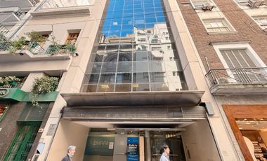 Oficina en alquiler en Microcentro piso alto.