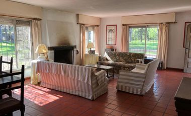 Venta encantadora Casa  quinta en Salvador Maria-Lobos