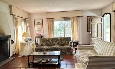 Venta encantadora Casa  quinta en Salvador Maria-Lobos