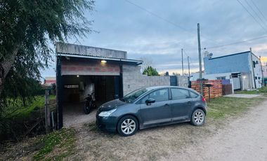 Venta de Casa de Dos dormitorios En Sicardi