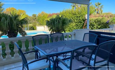 Casa en venta de 8  ambientes con fondo a golf en Abril Club de Campo, Guillermo Hudson
