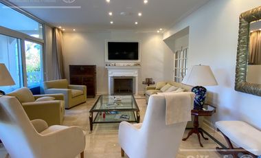 Casa en venta de 8  ambientes con fondo a golf en Abril Club de Campo, Guillermo Hudson