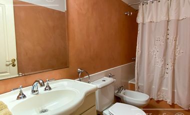 Casa en venta de 8  ambientes con fondo a golf en Abril Club de Campo, Guillermo Hudson