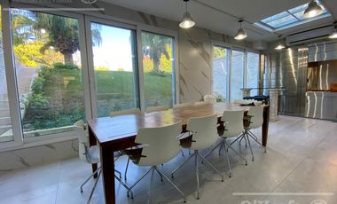 Casa en venta de 8  ambientes con fondo a golf en Abril Club de Campo, Guillermo Hudson
