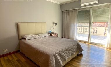 Casa en venta de 8  ambientes con fondo a golf en Abril Club de Campo, Guillermo Hudson