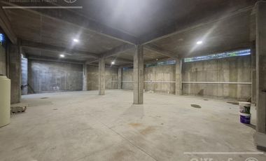 LOCAL COMERCIAL EN ALQUILER  –  SOBRE COLECTORA
