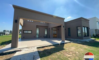 CASA EN VENTA 3 AMBIENTES EN LARES DE CANNING