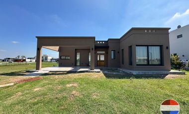 CASA EN VENTA 3 AMBIENTES EN LARES DE CANNING