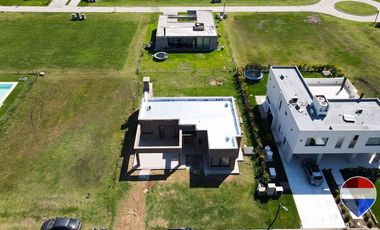 CASA EN VENTA 3 AMBIENTES EN LARES DE CANNING