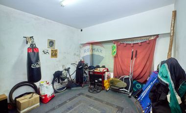 CASA EN VENTA VARELA 4 DORMITORIOS QUINCHO PILETA