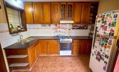 CASA EN VENTA VARELA 4 DORMITORIOS QUINCHO PILETA