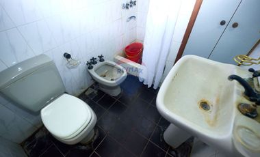 CASA EN VENTA VARELA 4 DORMITORIOS QUINCHO PILETA