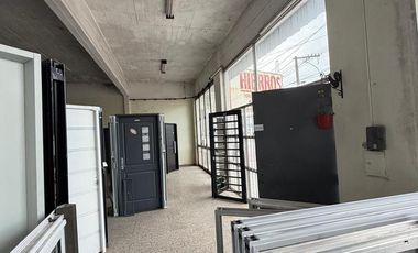 Excelente Local en esquina - Berazategui