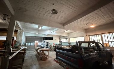Excelente Local en esquina - Berazategui