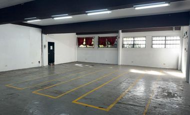 Depósito de 1974 m2 cubiertos - Villa Adelina