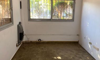 Depósito de 1974 m2 cubiertos - Villa Adelina