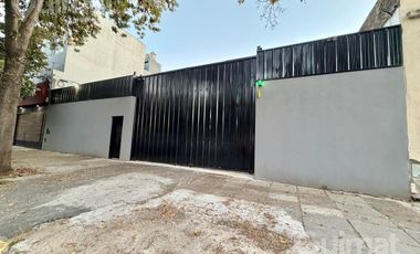 690m2 - Deposito doble frente - excelente estado - portones automaticos